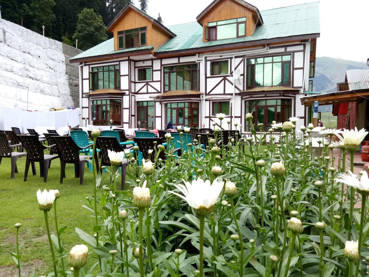 Hotel Glacier Heights Sonāmarg Exteriör bild