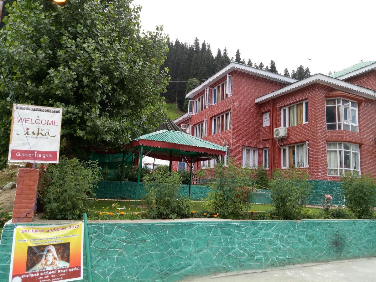 Hotel Glacier Heights Sonāmarg Exteriör bild